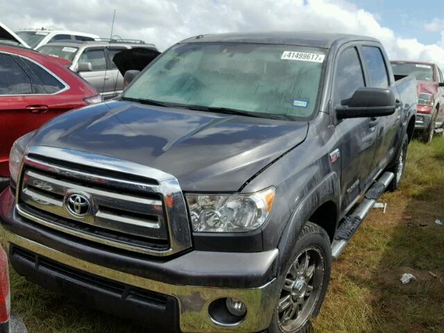 5TFDW5F15DX319405 - 2013 TOYOTA TUNDRA CRE BLACK photo 2