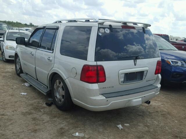 5LMFU27586LJ26800 - 2006 LINCOLN NAVIGATOR WHITE photo 3