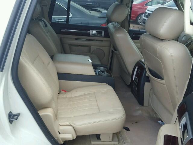 5LMFU27586LJ26800 - 2006 LINCOLN NAVIGATOR WHITE photo 6