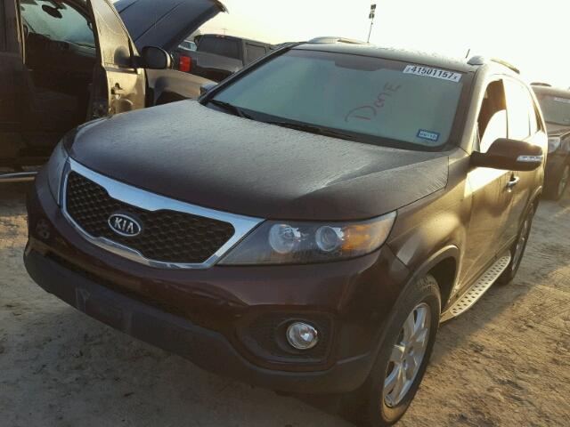 5XYKT3A6XDG331124 - 2013 KIA SORENTO LX BURGUNDY photo 2