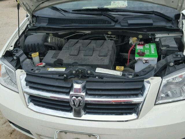 2D4RN5DX9AR368488 - 2010 DODGE GRAND CARA WHITE photo 7