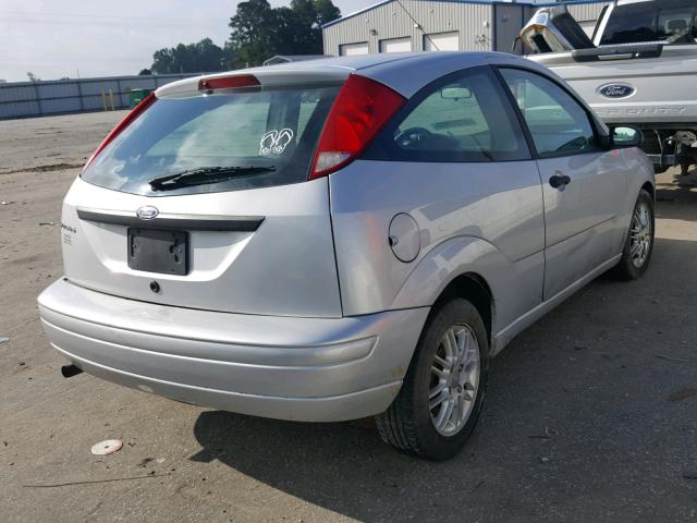 1FAFP31N97W244826 - 2007 FORD FOCUS ZX3 GRAY photo 4