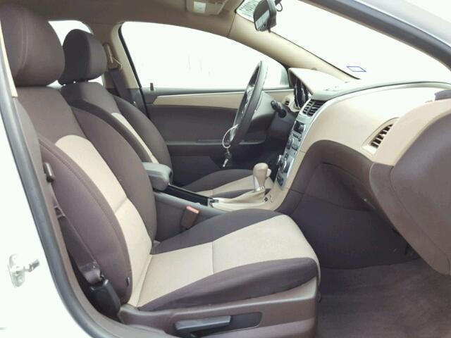 1G1ZB5E04CF260578 - 2012 CHEVROLET MALIBU LS თეთრი ფოტო 5