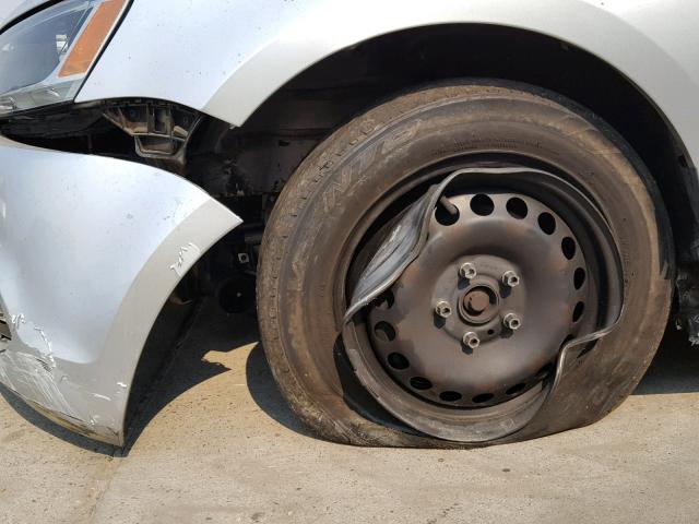 3VW2K7AJ7BM325387 - 2011 VOLKSWAGEN JETTA BASE Արծաթագույն լուսանկար 9