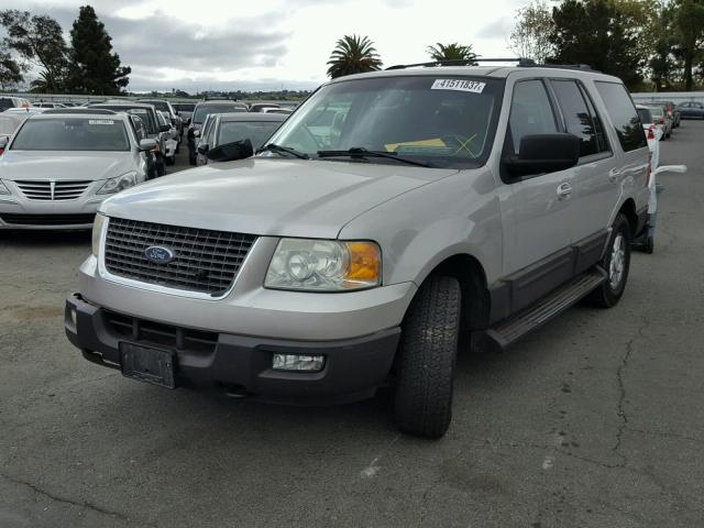 1FMPU16L04LB29995 - 2004 FORD EXPEDITION SILVER photo 2