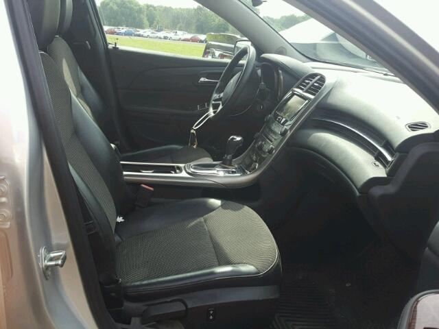 1G11D5RR4DF106843 - 2013 CHEVROLET MALIBU 1LT 银色 照片 5