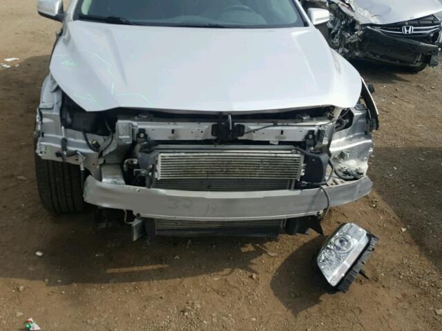 1G11D5RR4DF106843 - 2013 CHEVROLET MALIBU 1LT 银色 照片 9