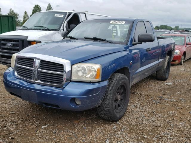 1D7HW52N75S260775 - 2005 DODGE DAKOTA LAR BLUE photo 2