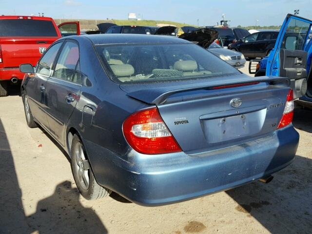 4T1BF30K63U553352 - 2003 TOYOTA CAMRY BLUE photo 3