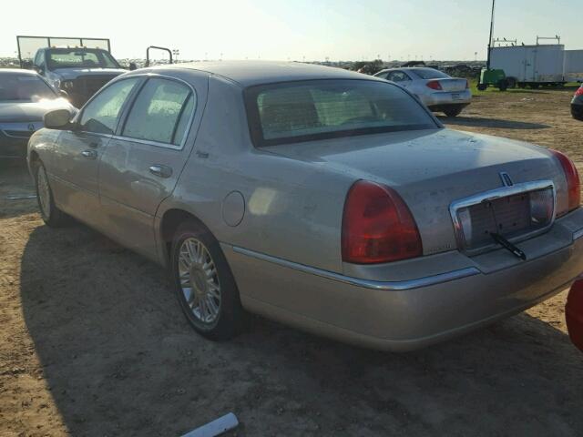 2LNBL8CV8BX766158 - 2011 LINCOLN TOWN CAR S TAN photo 3