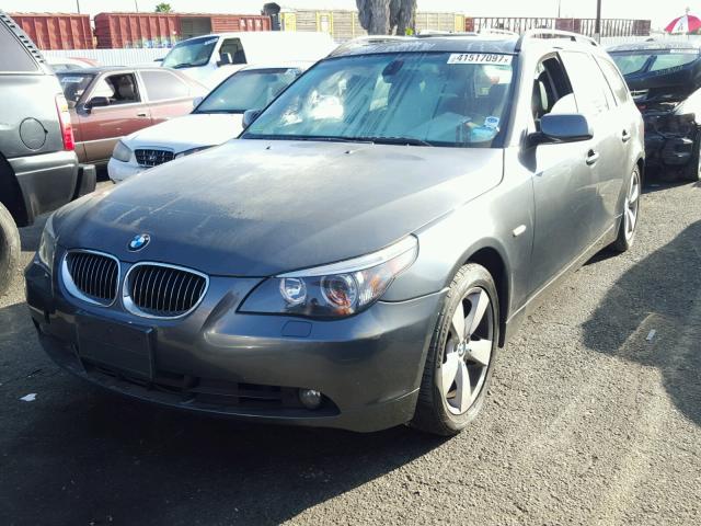 WBANN73556CN03406 - 2006 BMW 530 XIT GRAY photo 2