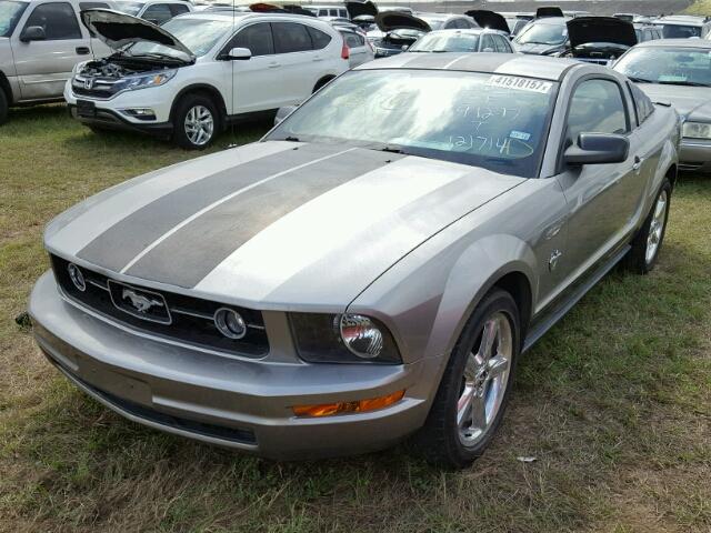 1ZVHT80N495121714 - 2009 FORD MUSTANG GRAY photo 2