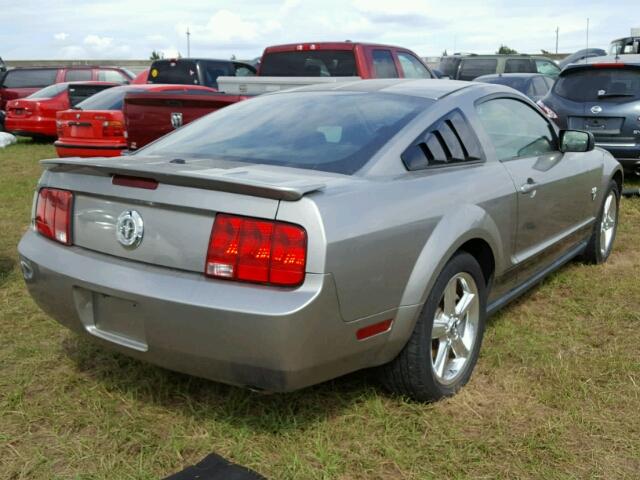 1ZVHT80N495121714 - 2009 FORD MUSTANG GRAY photo 4