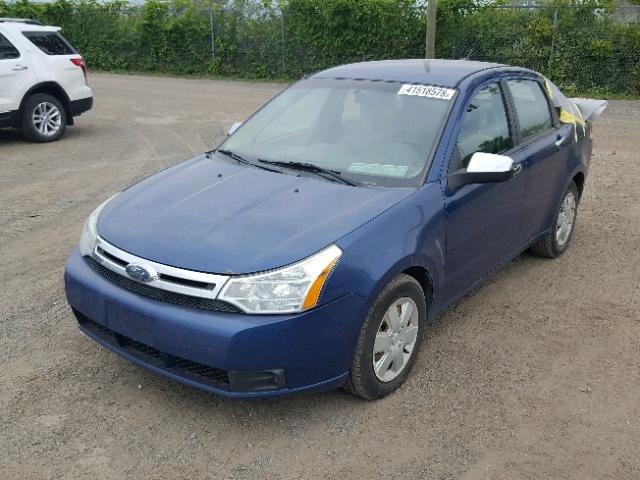 1FAHP34N68W240318 - 2008 FORD FOCUS S/SE BLUE photo 2