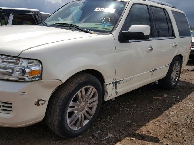 5LMFU28567LJ16010 - 2007 LINCOLN NAVIGATOR Weiß Foto 9