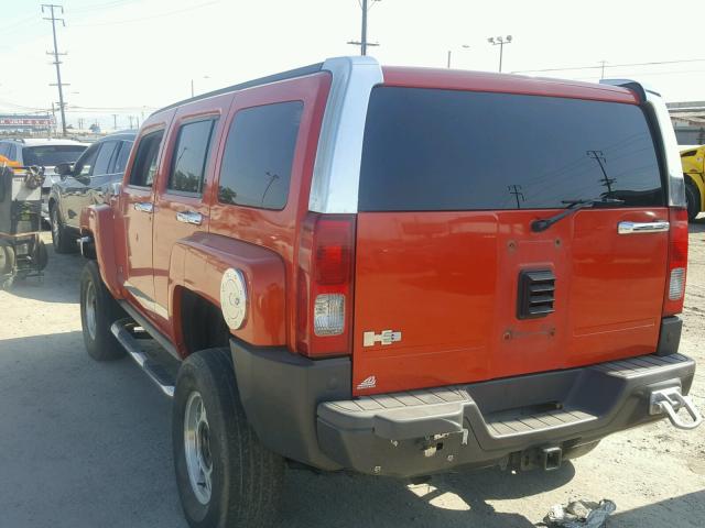 5GTEN13E588126316 - 2008 HUMMER H3 ORANGE photo 3