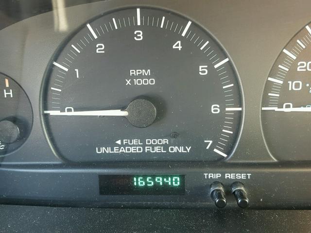 2C4GJ44R3YR844630 - 2000 CHRYSLER GRAND VOYA 银色 照片 8