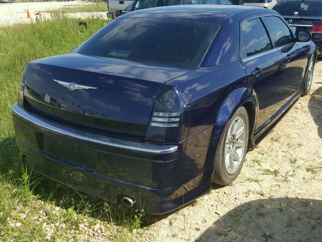 2C3JA63H95H144787 - 2005 CHRYSLER 300C PURPLE photo 4