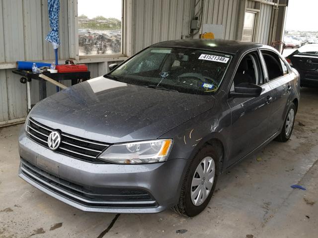 3VW2K7AJ3FM335498 - 2015 VOLKSWAGEN JETTA BASE ნაცრისფერი ფოტო 2