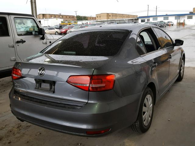 3VW2K7AJ3FM335498 - 2015 VOLKSWAGEN JETTA BASE ნაცრისფერი ფოტო 4