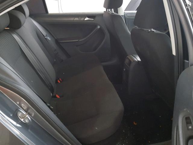 3VW2K7AJ3FM335498 - 2015 VOLKSWAGEN JETTA BASE ნაცრისფერი ფოტო 6