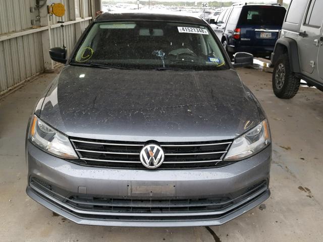 3VW2K7AJ3FM335498 - 2015 VOLKSWAGEN JETTA BASE ნაცრისფერი ფოტო 9