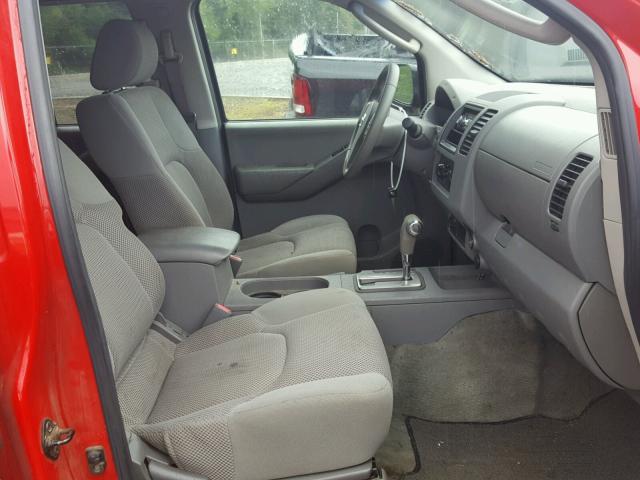 1N6AD07W85C427108 - 2005 NISSAN FRONTIER C RED photo 5
