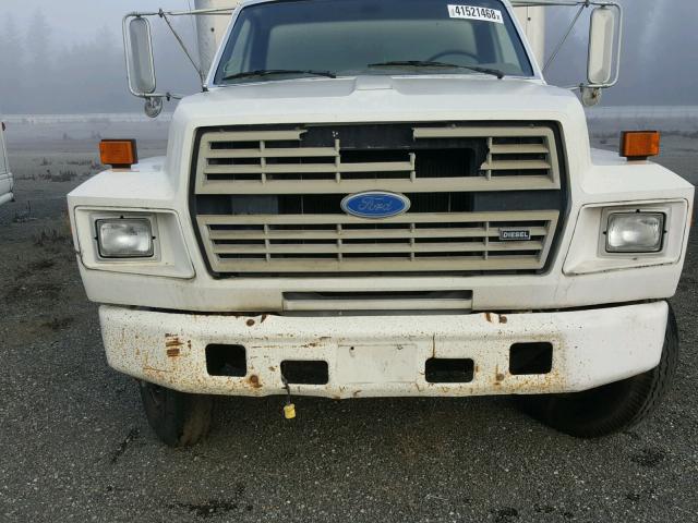 1FDNK74P4JVA45751 - 1988 FORD F700 F WHITE photo 9