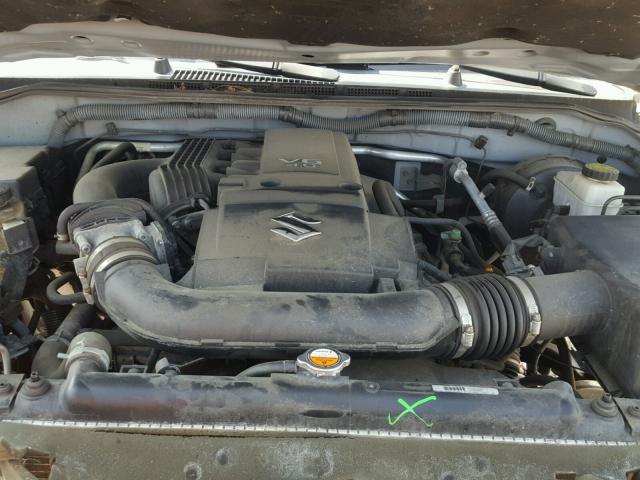 5Z61D0FV1BC435544 - 2011 SUZUKI EQUATOR SP GRAY photo 7