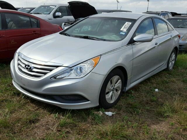 5NPEB4AC3EH817943 - 2014 HYUNDAI SONATA GLS SILVER photo 2