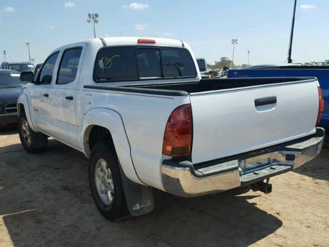 5TELU42N05Z101029 - 2005 TOYOTA TACOMA DOU WHITE photo 3