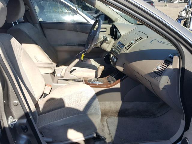 1N4BL11D25C388058 - 2005 NISSAN ALTIMA SE BROWN photo 5