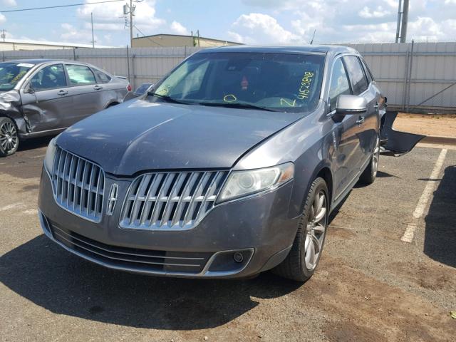 2LMHJ5FR7ABJ16475 - 2010 LINCOLN MKT GRAY photo 2