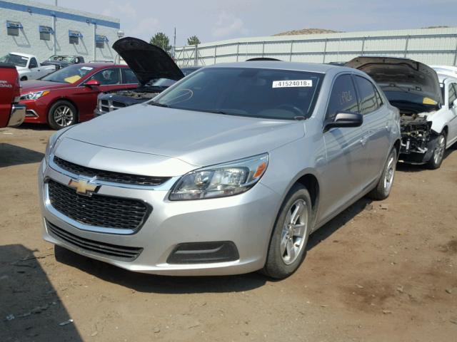 1G11B5SL6FF113890 - 2015 CHEVROLET MALIBU LS ვერცხლისფერი ფოტო 2