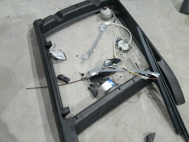 1J4GL38K23W505885 - 2003 JEEP LIBERTY RE SILVER photo 9