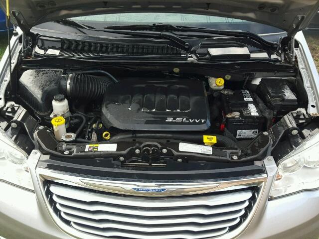 2C4RC1BG8DR657493 - 2013 CHRYSLER TOWN & COU 灰色 照片 7