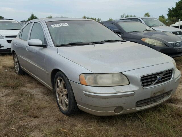 YV1RS592952466941 - 2005 VOLVO S60 SILVER photo 1