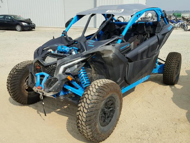 3JBVVAW25JK000174 - 2018 CAN-AM MAVERICK X BLUE photo 2