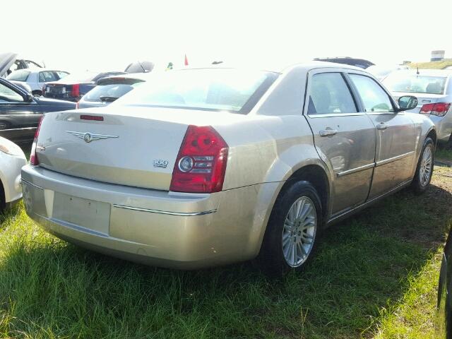 2C3KA53V09H607443 - 2009 CHRYSLER 300 GOLD photo 4