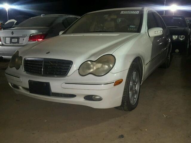 WDBRF61J03F308527 - 2003 MERCEDES-BENZ C 240 WHITE photo 2