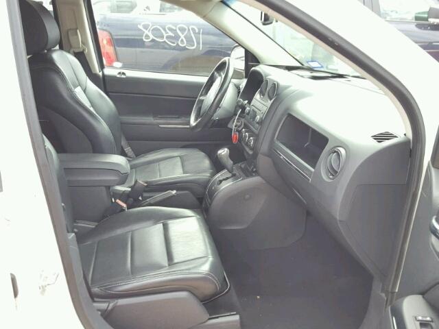 1J4NT5FB2AD538030 - 2010 JEEP COMPASS LI WHITE photo 5