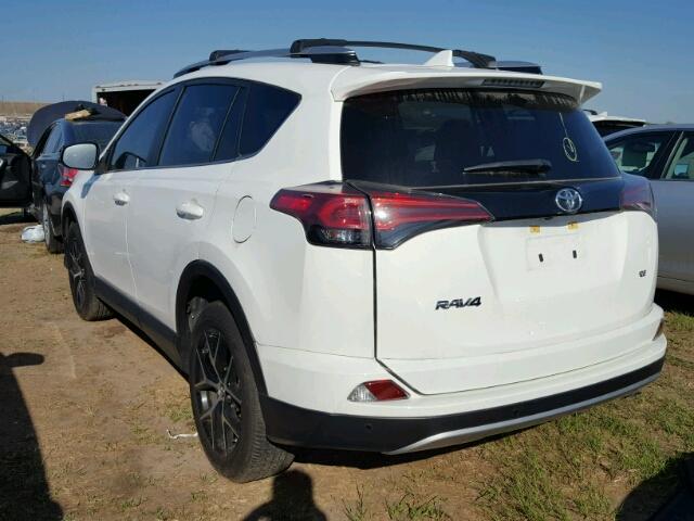 JTMNFREV7GJ079071 - 2016 TOYOTA RAV4 WHITE photo 3