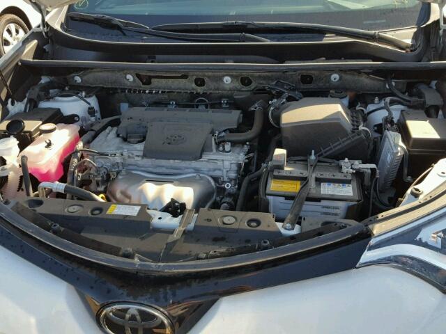 JTMNFREV7GJ079071 - 2016 TOYOTA RAV4 WHITE photo 7