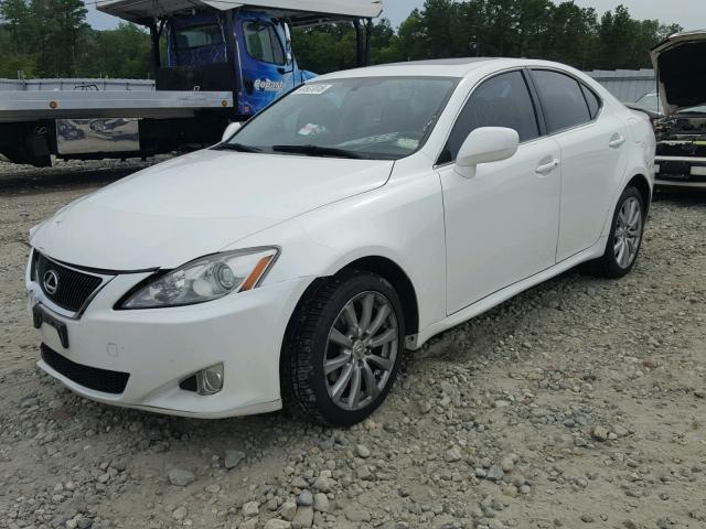 JTHCK262585021631 - 2008 LEXUS IS 250 WHITE photo 2