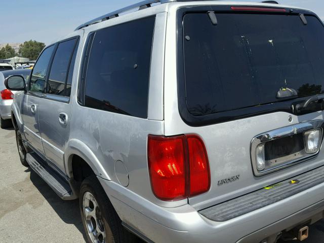 5LMFU28A0YLJ20052 - 2000 LINCOLN NAVIGATOR Grau Foto 3