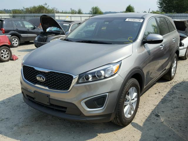 5XYPG4A37HG190461 - 2017 KIA SORENTO LX GRAY photo 2