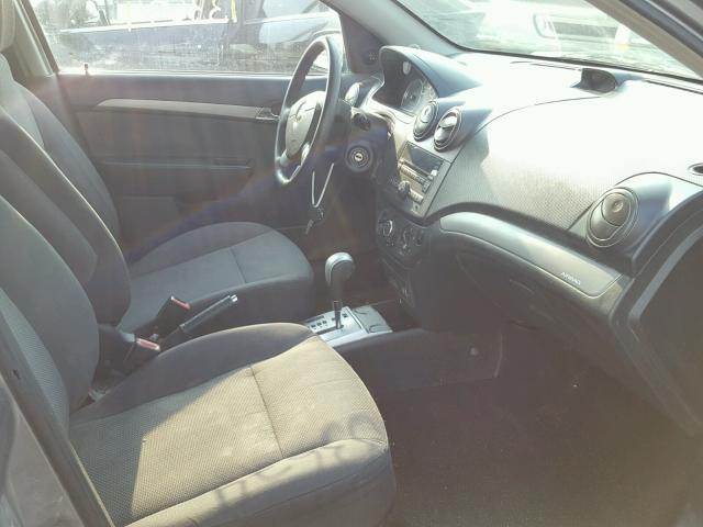 KL1TD56E59B305889 - 2009 CHEVROLET AVEO LS GRAY photo 5