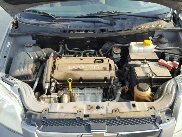 KL1TD56E59B305889 - 2009 CHEVROLET AVEO LS GRAY photo 7