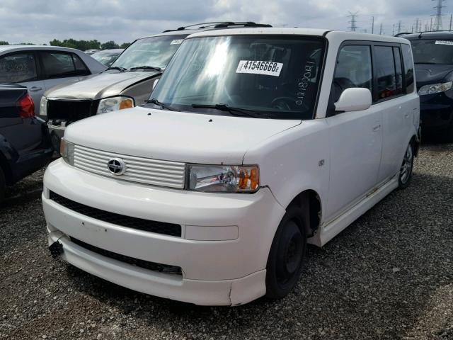 JTLKT324464115398 - 2006 TOYOTA SCION WHITE photo 2