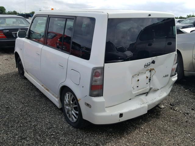 JTLKT324464115398 - 2006 TOYOTA SCION WHITE photo 3